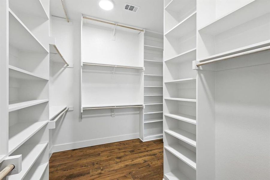 Spacious, unfurnished interior of a new home in , Venus (Image 33). Spacious, unfurnished interior of a new home in , Venus (Image 33).