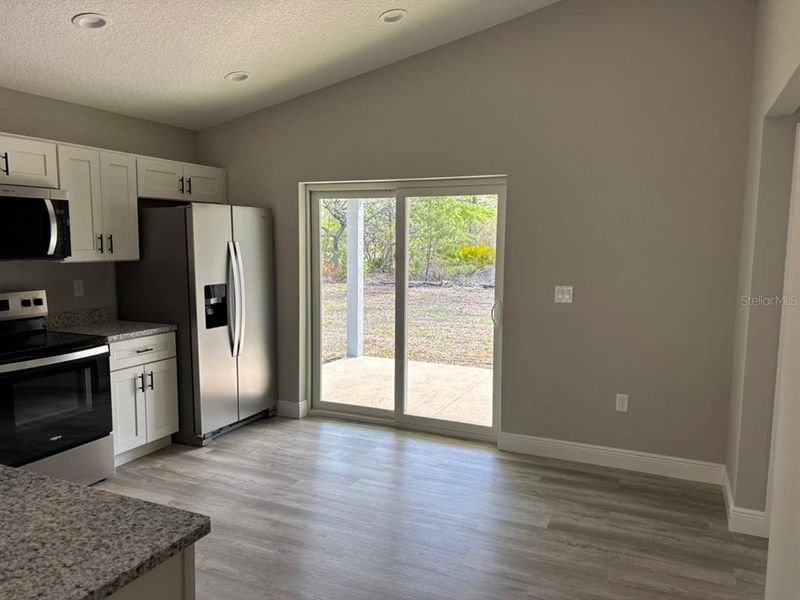 Spacious, unfurnished interior of a new home in , Dunnellon (Image 16).