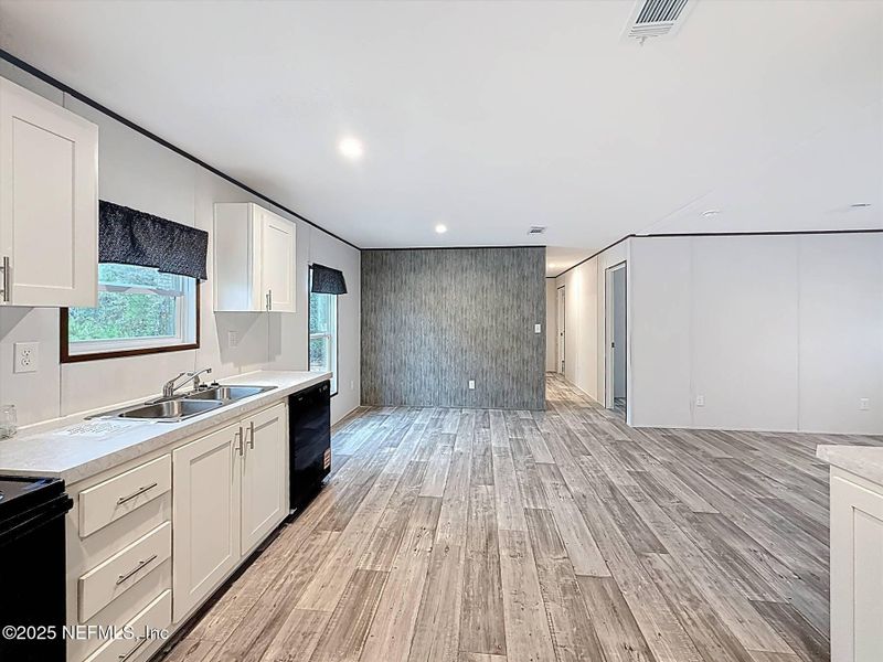 Furnished interior view inside a new home in , Hawthorne (Image 13).
