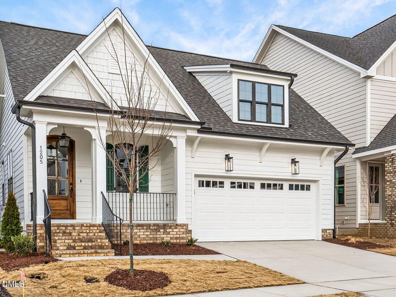 002-1280x960-corner-view