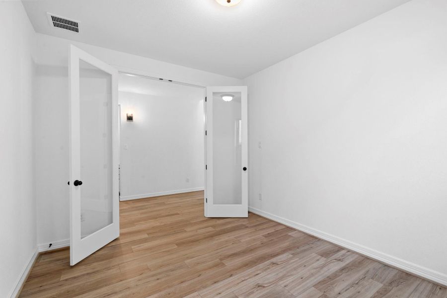 Spacious, unfurnished interior of a new home in Brookewater, Rosenberg (Image 24).