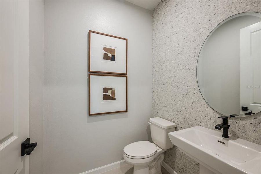Furnished interior view inside a new home in Pasadena Ridge Master, Dade City (Image 8).
