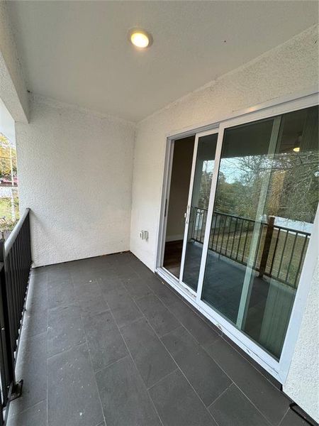 Exterior details and patio area of a home in , St. Petersburg (Image 25).