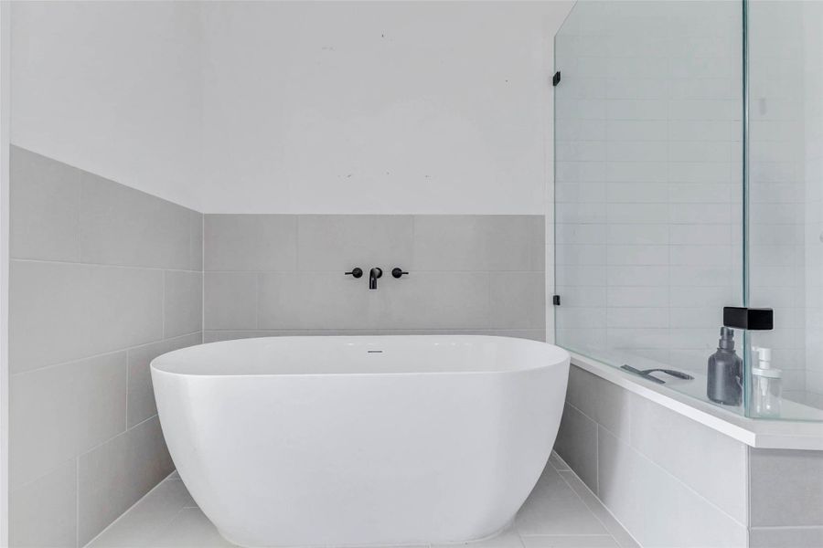 Furnished interior view inside a new home in Eastwood Estates, Houston (Image 9). Furnished interior view inside a new home in Eastwood Estates, Houston (Image 9).