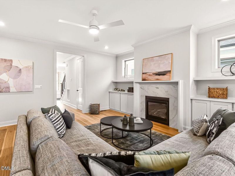 008-1280x960-living-room