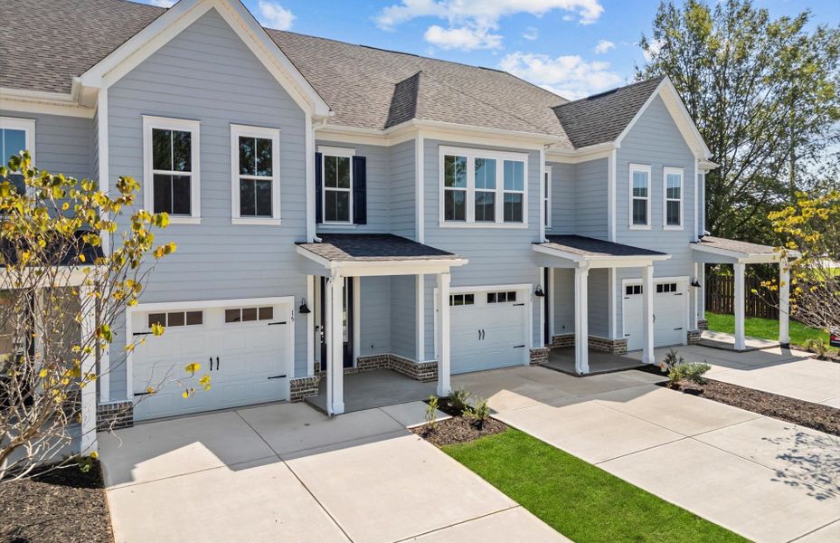 Exterior details and patio area of a home in Alston Park, Greenville (Image 21).