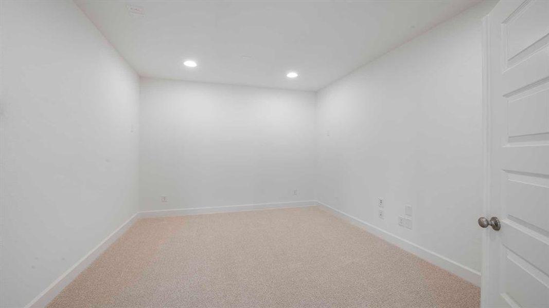 Spacious, unfurnished interior of a new home in Cambridge Crossing, Celina (Image 15).