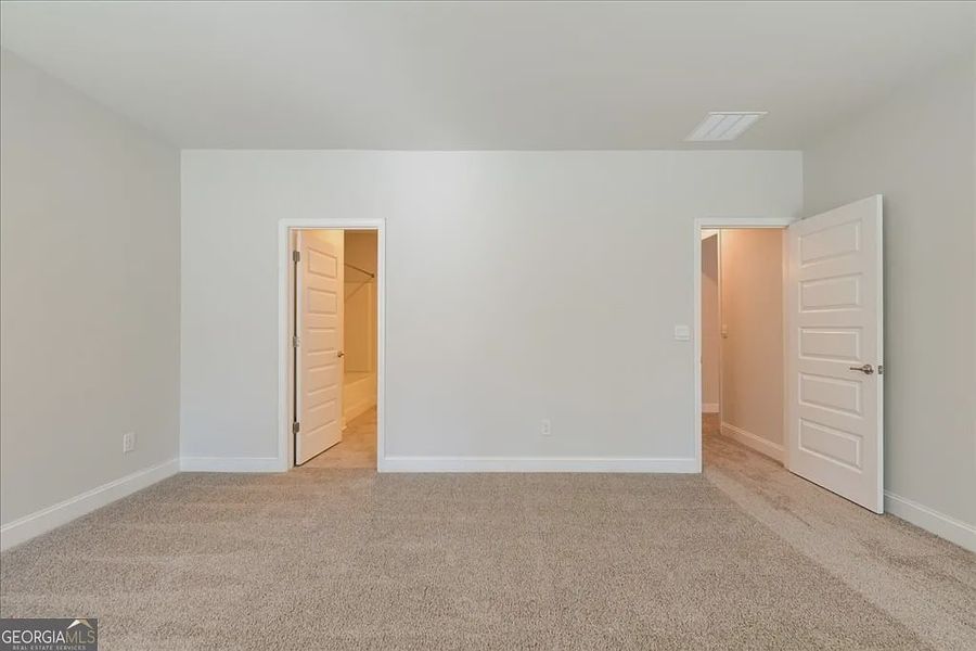 Spacious, unfurnished interior of a new home in Oakview Estates, Macon (Image 41).