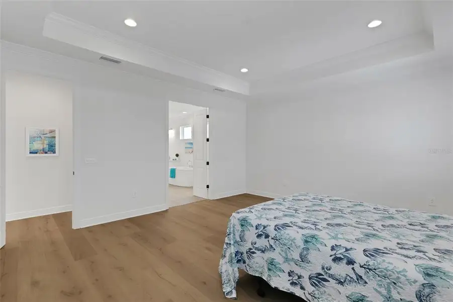 Spacious, unfurnished interior of a new home in Cassata Lakes, Nokomis (Image 55).