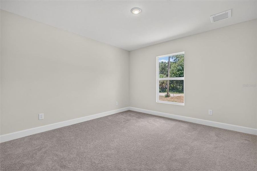 Spacious, unfurnished interior of a new home in , Port Charlotte (Image 19).