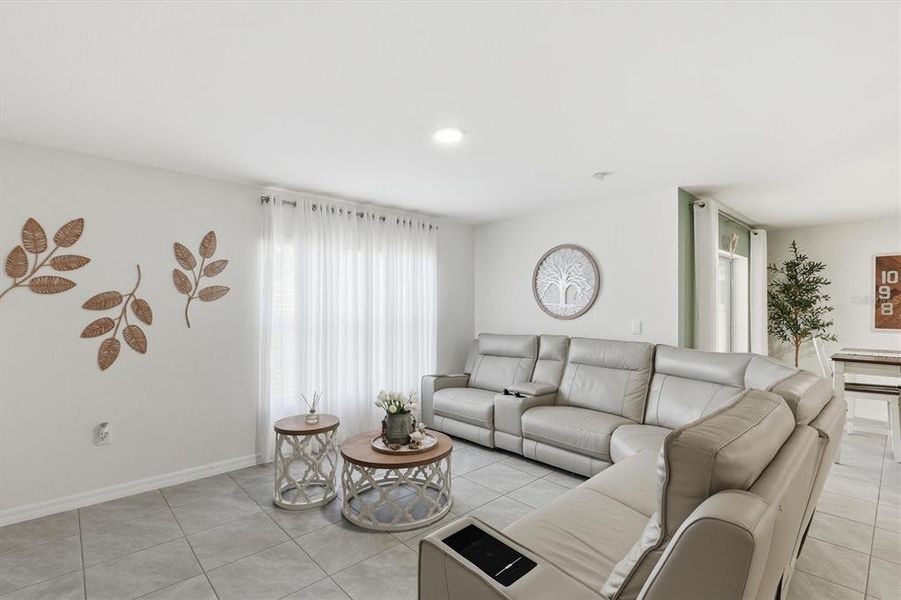 Furnished interior view inside a new home in Autumn Glen, Belleview (Image 11). Furnished interior view inside a new home in Autumn Glen, Belleview (Image 11).