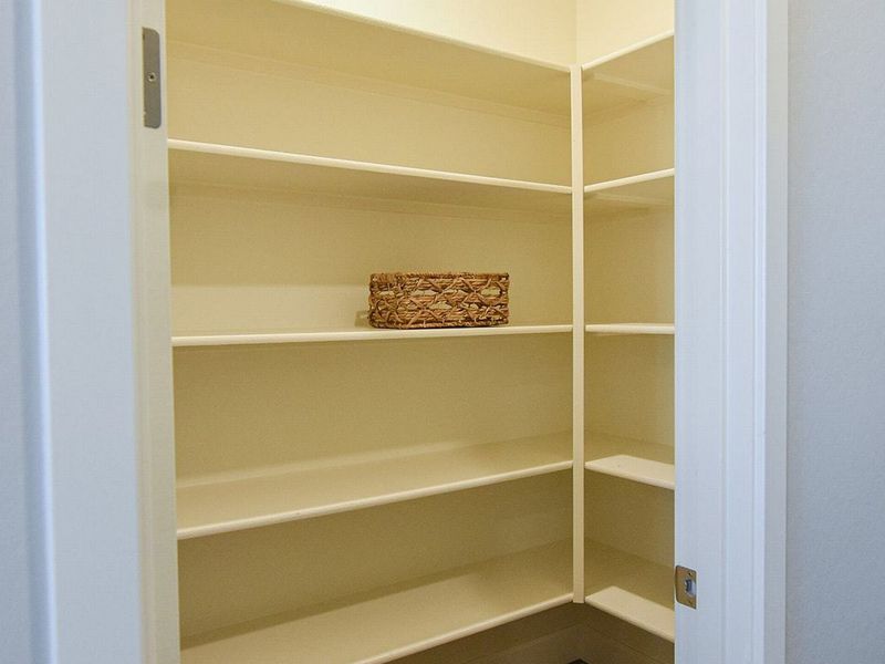 Representative interior finishes for a home built from the The Summit by Davidson Homes LLC in Morningstar, Prescott Valley (Image 21).