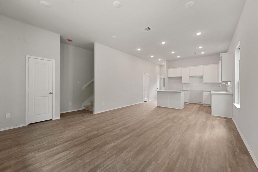 Spacious, unfurnished interior of a new home in , Willis (Image 28).