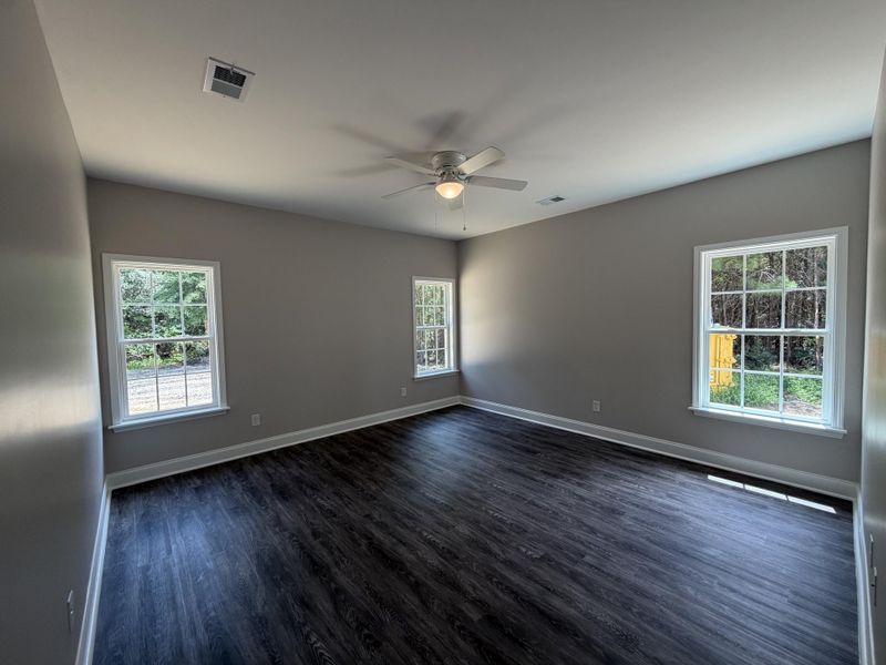 Spacious, unfurnished interior of a new home in , Walterboro (Image 20).