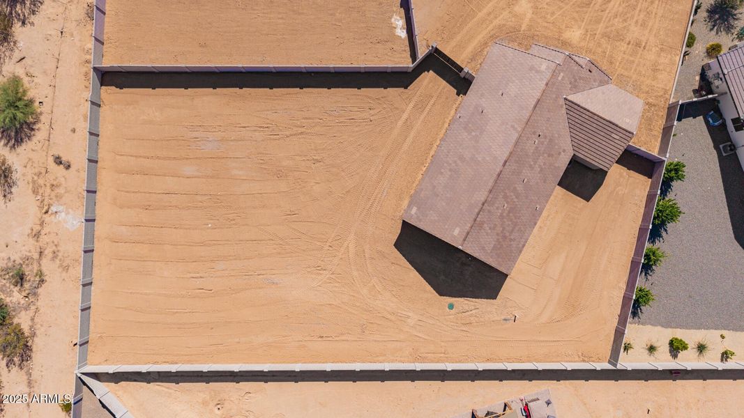 09 - Loma Drone 09 - Loma Drone