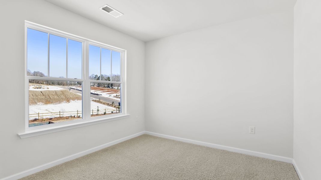 Spacious, unfurnished interior of a new home in Cloverdale Hills, Piedmont (Image 23).