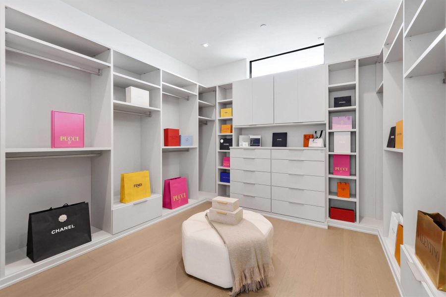 Close-up of interior finishes inside a home in , Palm Beach Gardens (Image 23).