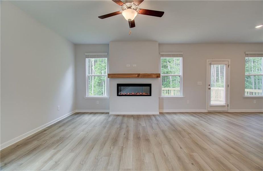Spacious, unfurnished interior of a new home in Enclave at Evergreen, Fairburn (Image 14).