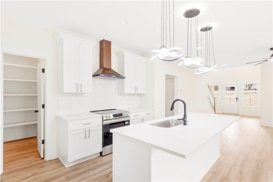 Furnished interior view inside a new home in , Dallas (Image 16).