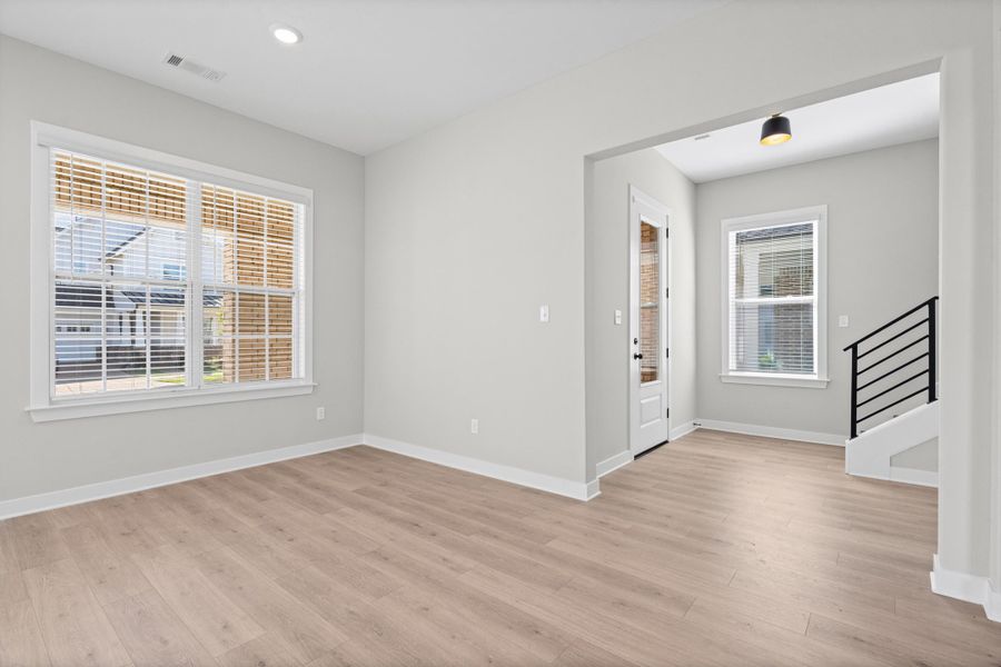 Spacious, unfurnished interior of a new home in Lockwood, Collierville (Image 15).