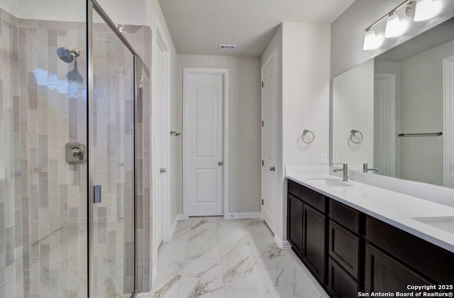 Furnished interior view inside a new home in Meyer Ranch - Enclave, New Braunfels (Image 9).