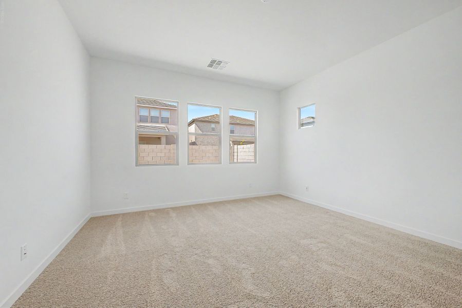Spacious, unfurnished interior of a new home in Landmarke, San Tan Valley (Image 10).
