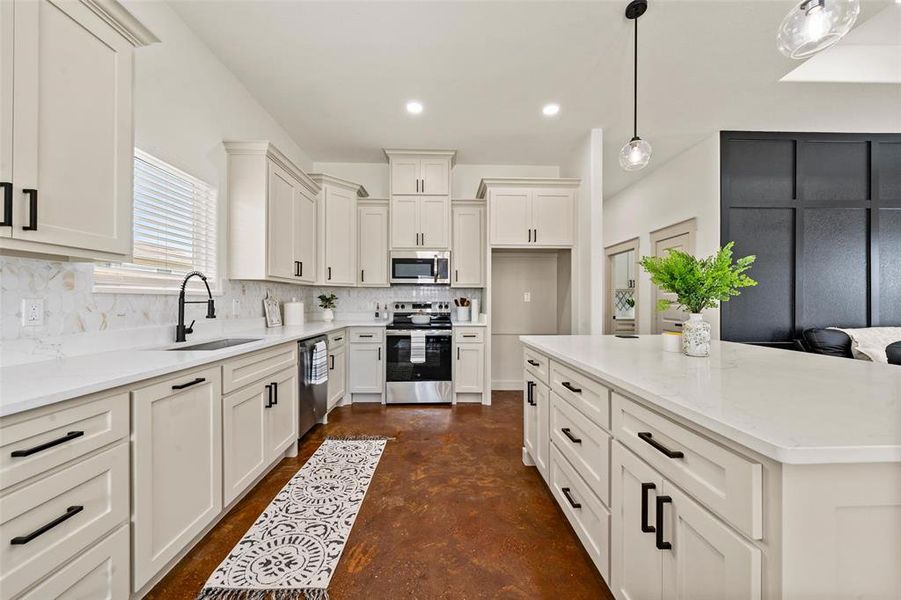 Furnished interior view inside a new home in , Waco (Image 10).