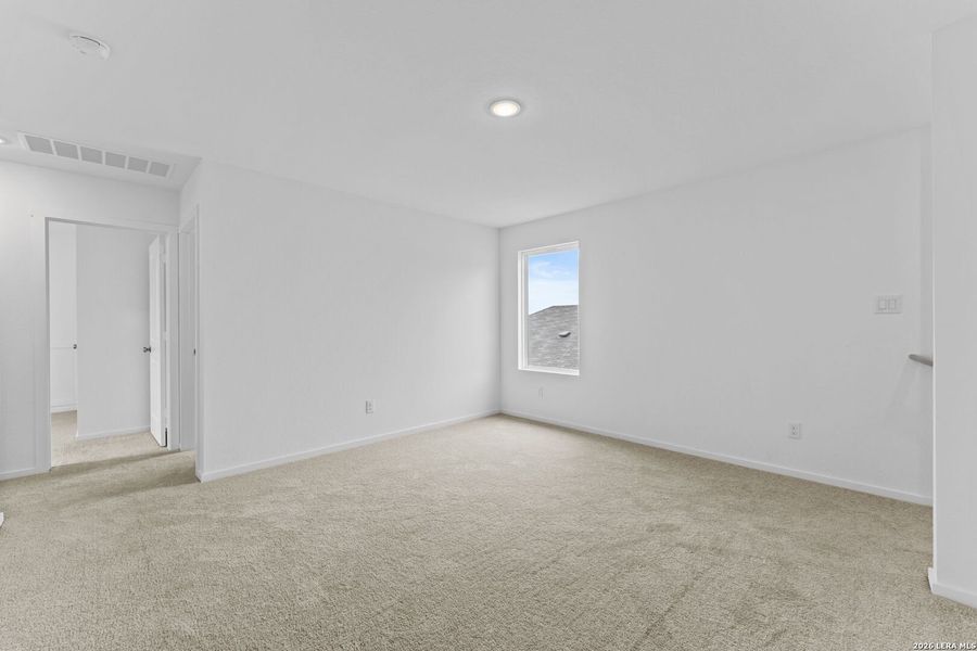 Spacious, unfurnished interior of a new home in Waterwheel, San Antonio (Image 15).