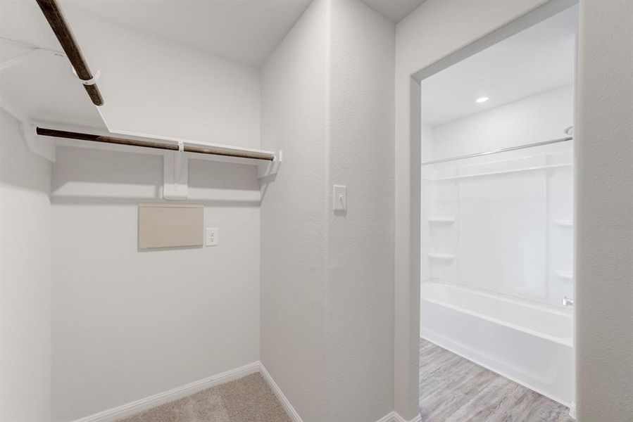 Spacious, unfurnished interior of a new home in Heather Heights, Itasca (Image 15). Spacious, unfurnished interior of a new home in Heather Heights, Itasca (Image 15).