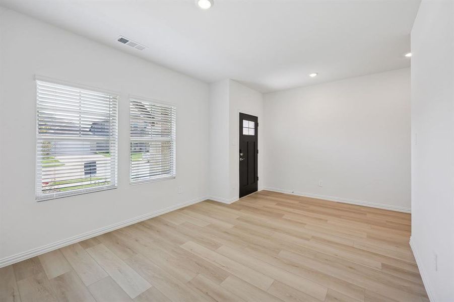 Photo is not of the actual home, but is an inspirational photo of builder’s model home and may depict options, furnishings, and/or decorator features that are not included. Photo is not of the actual home, but is an inspirational photo of builder’s model home and may depict options, furnishings, and/or decorator features that are not included.