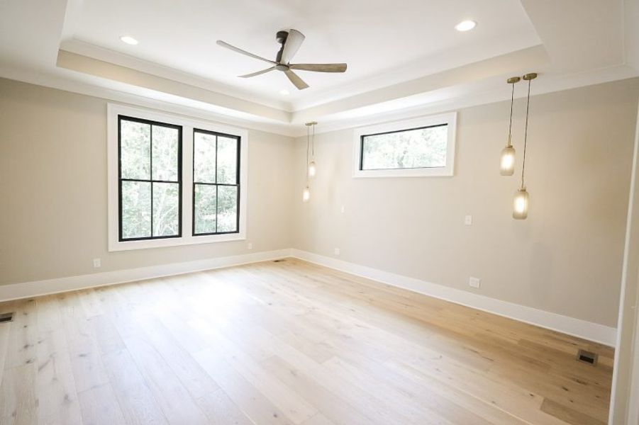 Spacious, unfurnished interior of a new home in Hidden River, Signal Mountain (Image 104). Spacious, unfurnished interior of a new home in Hidden River, Signal Mountain (Image 104).
