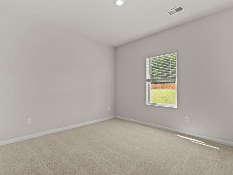 Spacious, unfurnished interior of a new home in Village at White Pine, Pendleton (Image 19).