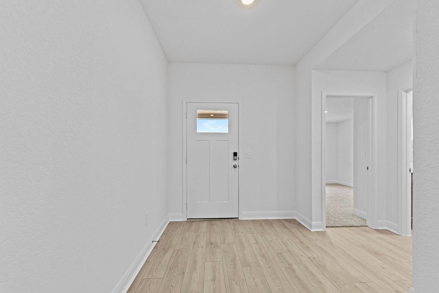 Spacious, unfurnished interior of a new home in Riverview, Georgetown (Image 28).