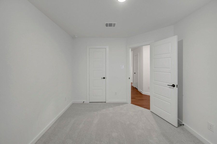 Spacious, unfurnished interior of a new home in Summerview, Fulshear (Image 21). Spacious, unfurnished interior of a new home in Summerview, Fulshear (Image 21).
