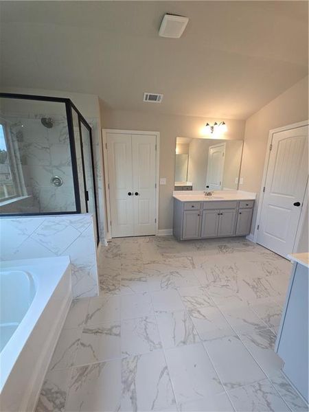 Spacious, unfurnished interior of a new home in , Loganville (Image 15).