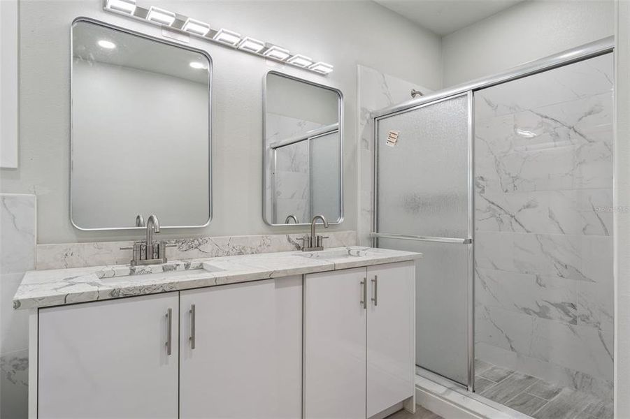 Furnished interior view inside a new home in , Orlando (Image 16).