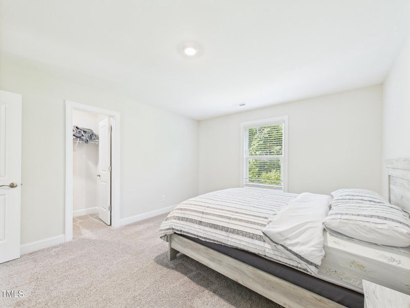 CAM01608G0-PR0104-STILL053