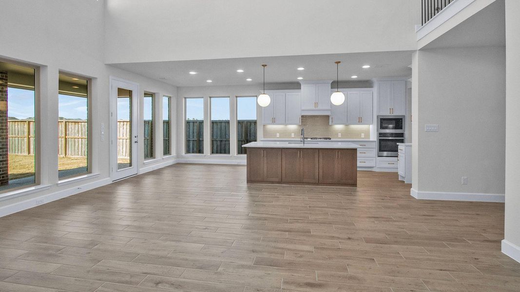 Spacious, unfurnished interior of a new home in Riceland, Mont Belvieu (Image 21).