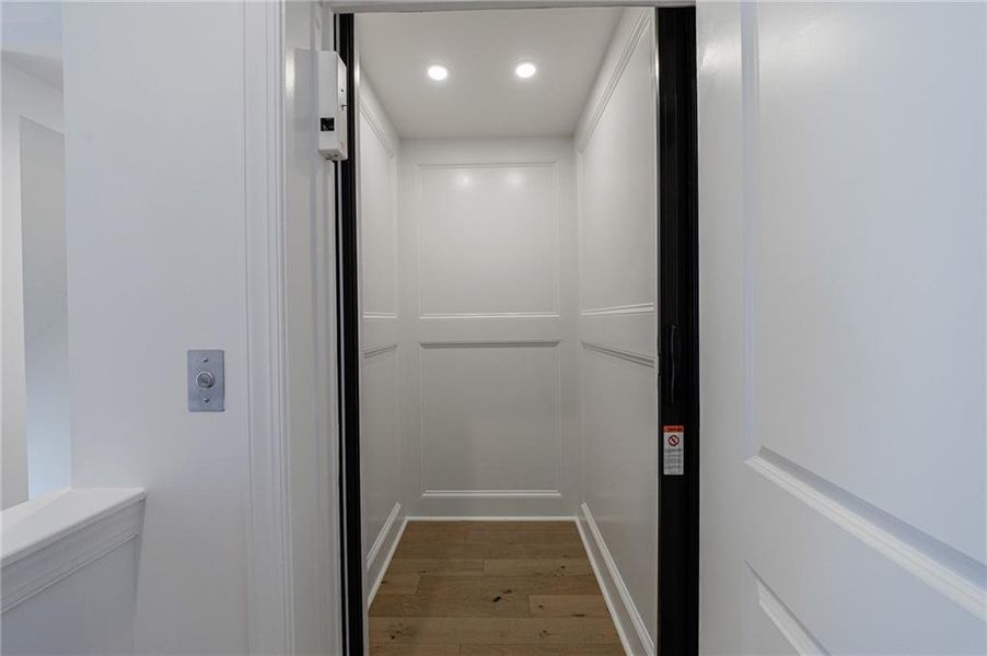 Spacious, unfurnished interior of a new home in , Alpharetta (Image 29).