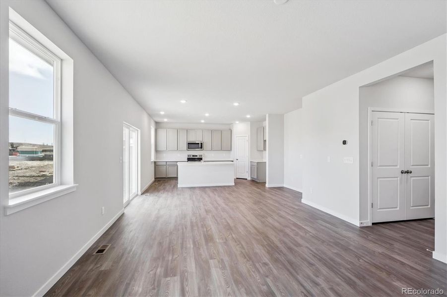 Spacious, unfurnished interior of a new home in Sweetgrass, Dacono (Image 14).