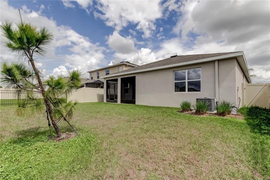 Exterior details and patio area of a home in , Wesley Chapel (Image 26).