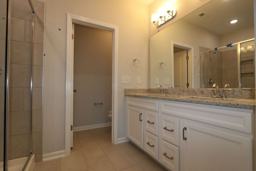 Owner's Bathroom Owner's Bathroom