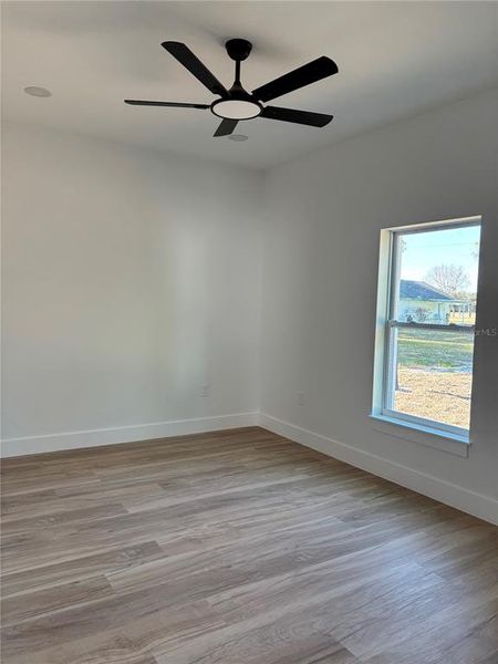 Spacious, unfurnished interior of a new home in , Sebring (Image 10).