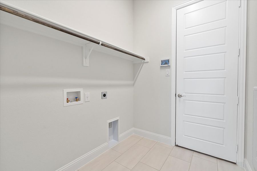 Representative unfurnished interior of a home built from the Vail by Windsor Homes in Colby Crossing Phase 2, Mansfield (Image 22). Representative unfurnished interior of a home built from the Vail by Windsor Homes in Colby Crossing Phase 2, Mansfield (Image 22).