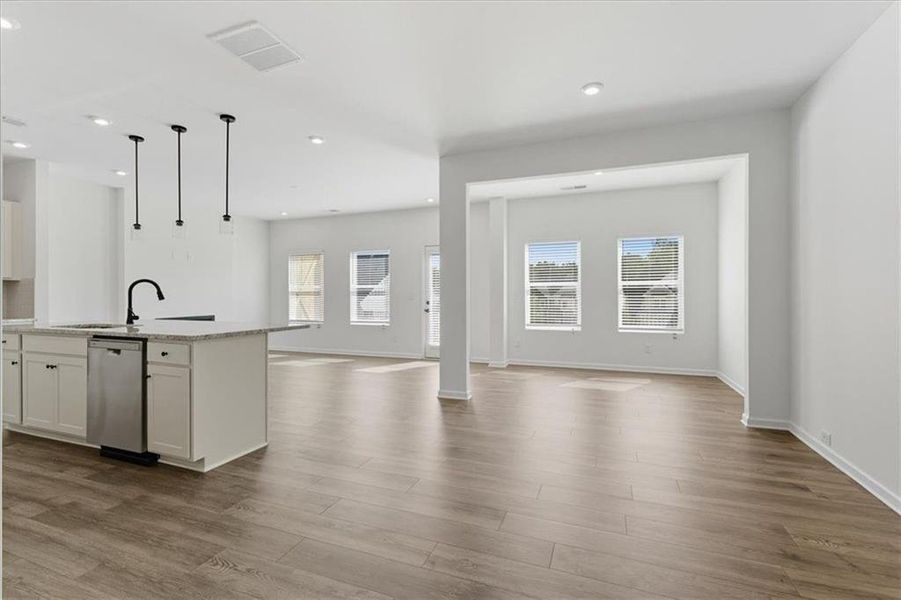 Spacious, unfurnished interior of a new home in Park Center Pointe, Austell (Image 22).