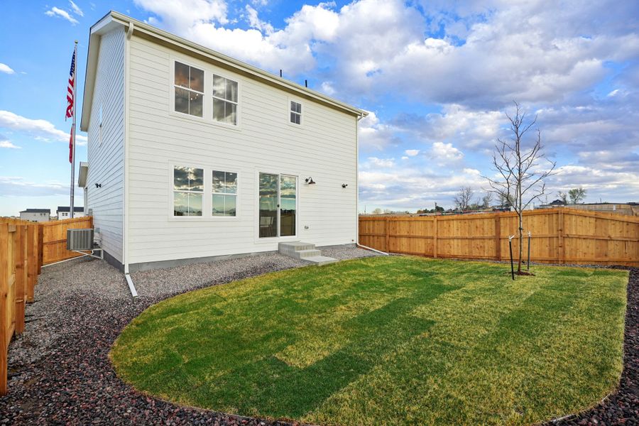 Representative exterior details of a home built from the Summit by Taylor Morrison in Lake Bluff, Greeley (Image 4).