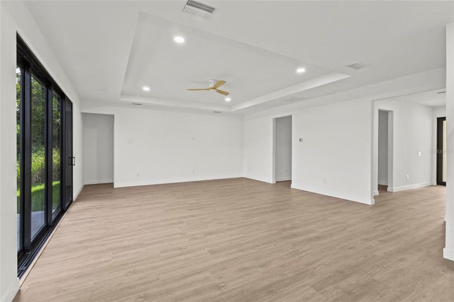 Spacious, unfurnished interior of a new home in , Punta Gorda (Image 10).