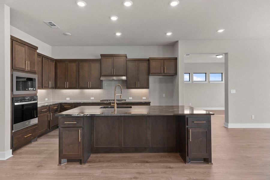 Gorgeous Open Concept Kitchen