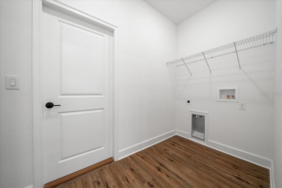 Spacious, unfurnished interior of a new home in , Weeki Wachee (Image 25).