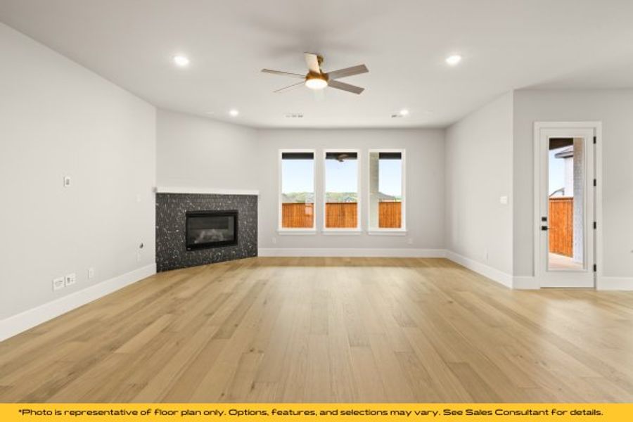 Representative unfurnished interior of a home built from the Aspen by Stonefield Homes in Heath Golf and Yacht Club, Rockwall (Image 27).
